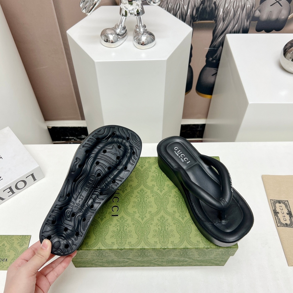 Gucci Thong Platform Sandal