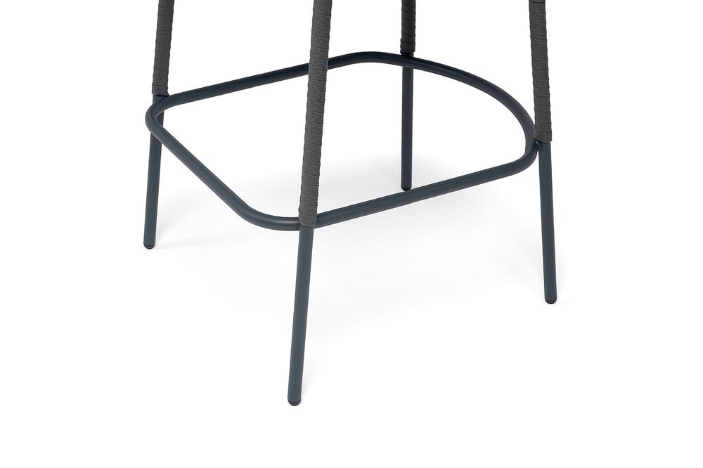 "Бордо" стул барный плетеный из роупа, каркас из стали темно-серый (RAL7024) муар, роуп серый 15мм, ткань темно-серая 027 NEW