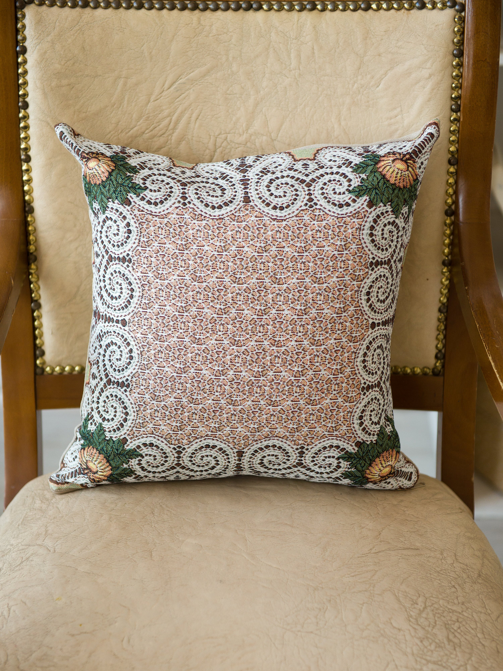 Декоративный гобеленовый чехол для интерьерной подушки Кружево 38*38