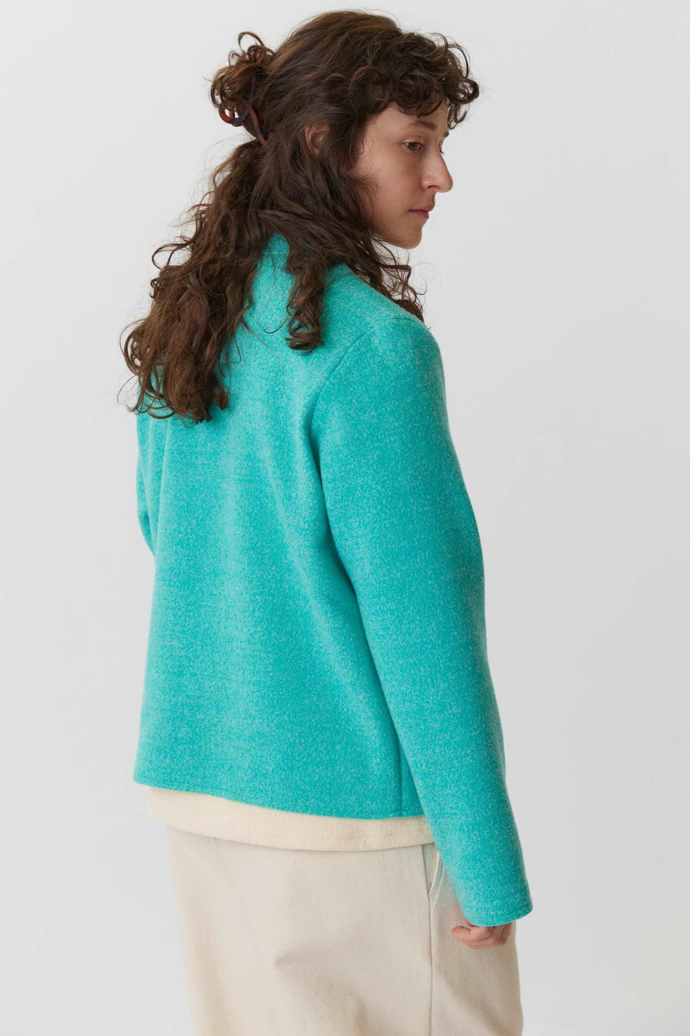 Жакет с карманом бирюзового цвета