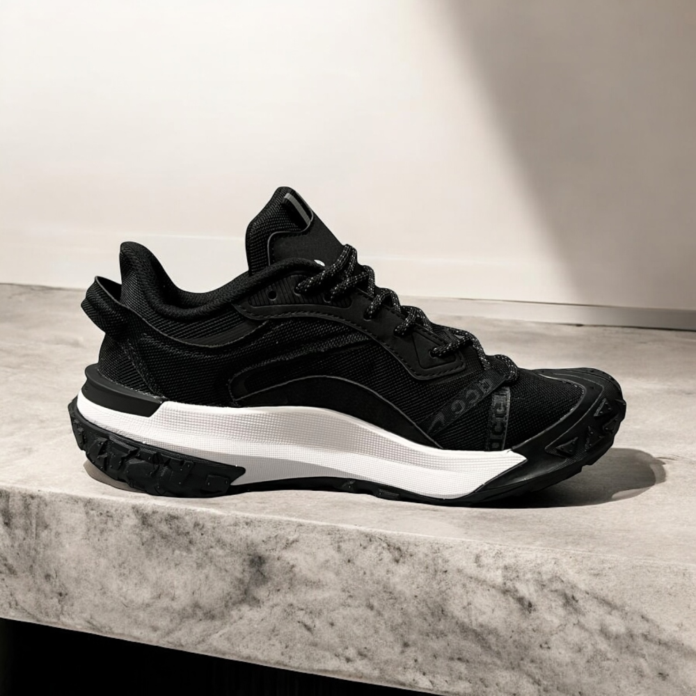 Nike Acg Mountain Fly 2 Low • Black White