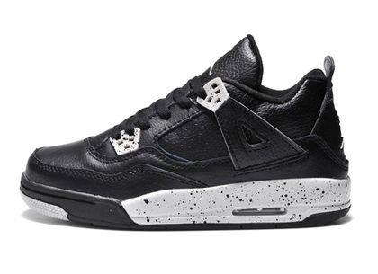 black cat jordans 4