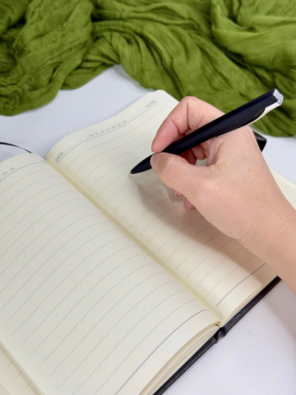 Блокнот А5 линейка 120л на магните чёрный (0586-1)