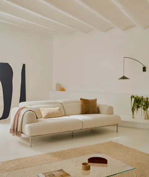 Диван Aurum 3-местный цвета экрю с откидным подголовником 234  см