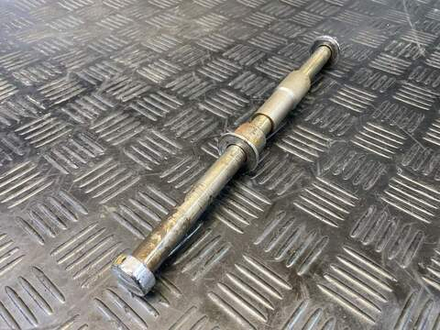 Ось заднего колеса Suzuki Intruder VS750 VR51A