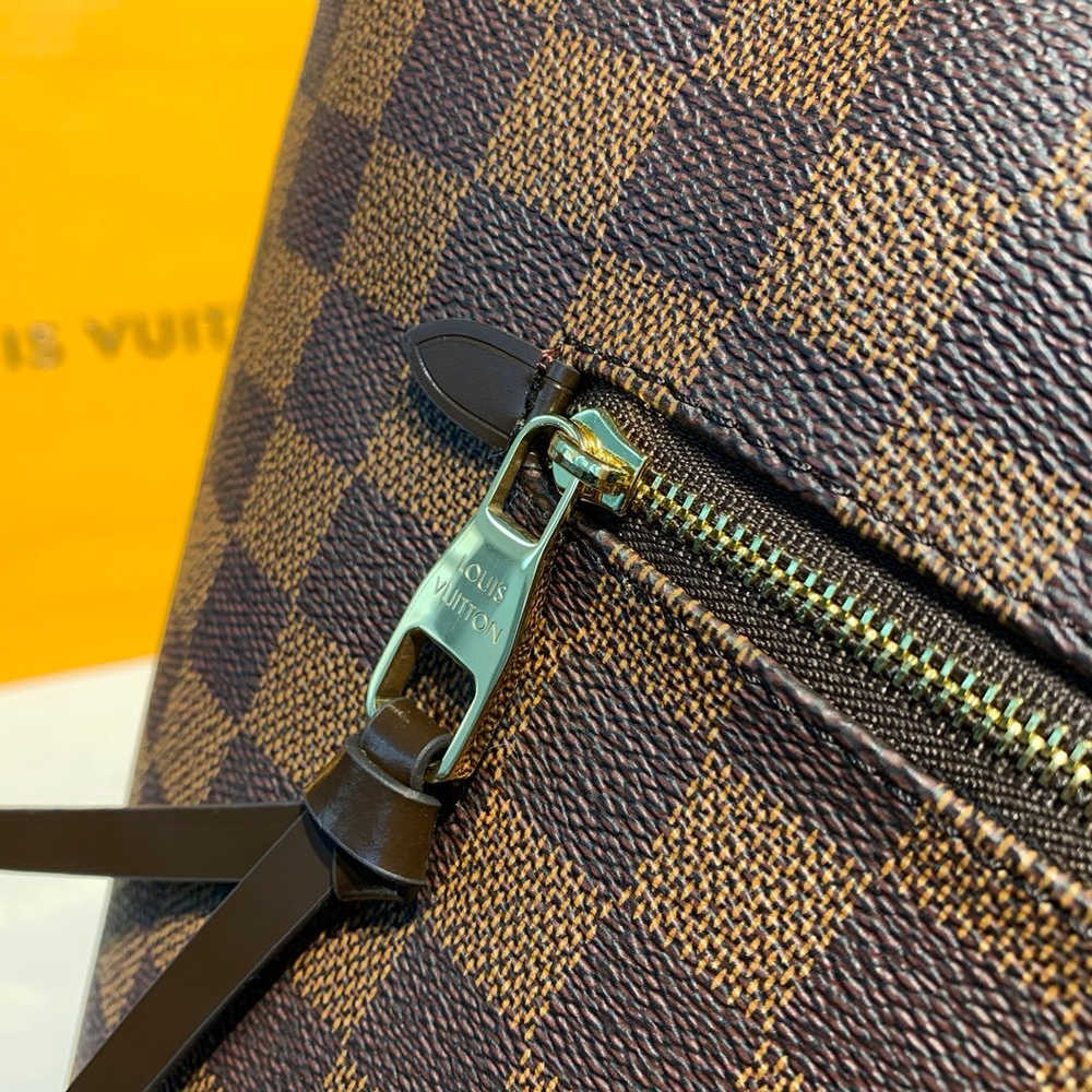 Louis Vuitton Iena MM