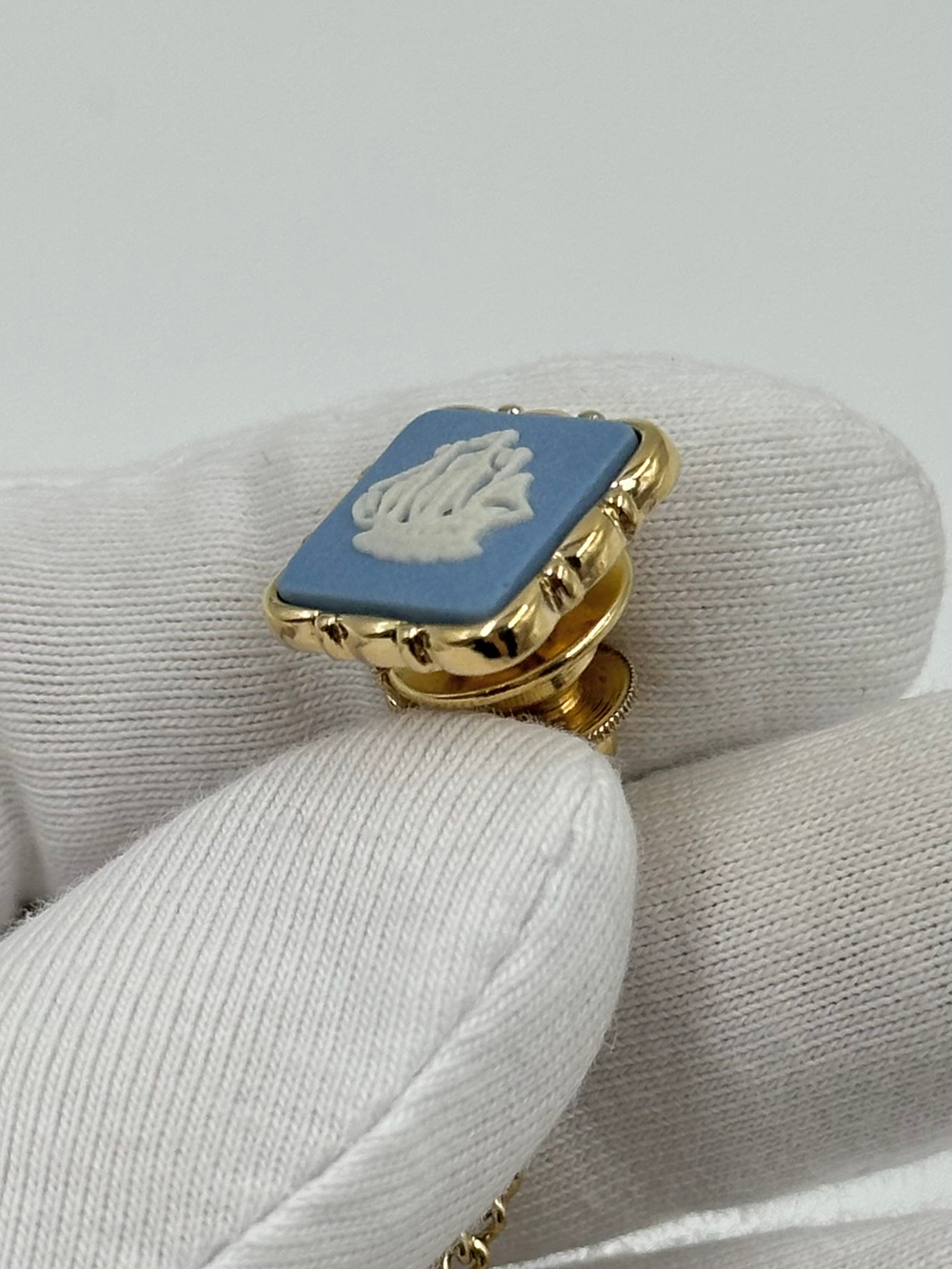 Пин для галстука Wedgwood