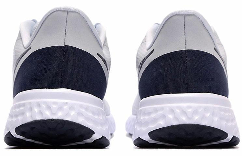 Кроссовки Nike Revolution 5