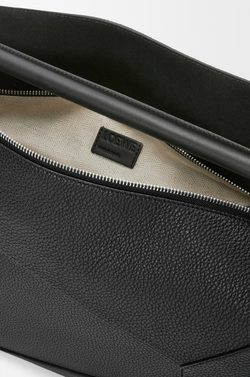 Loewe Большая сумка Puzzle Edge из зернистой телячьей кожи, черный