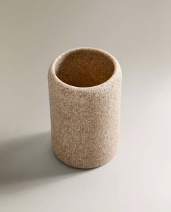 ZARA HOME СТАКАН ДЛЯ ЗУБНЫХ ЩЕТОК ИЗ СМОЛЫ, БЕЖЕВЫЙ