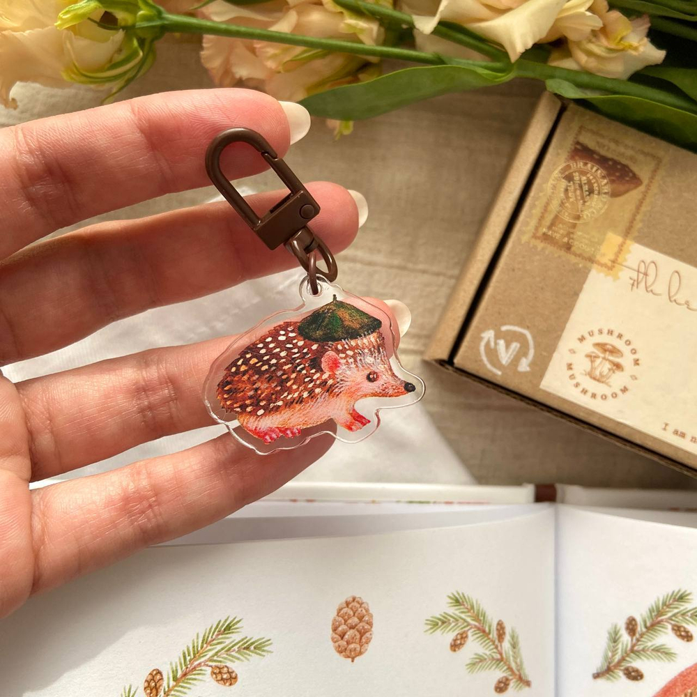 брелок "ёжик в берете"