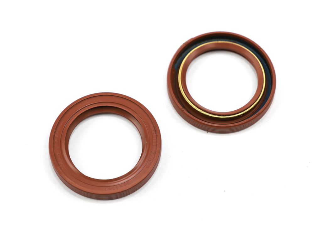 Сальник 30х42х6 а/м КАМАЗ полумуфты ТНВД ЕВРО (красный с пружиной/FPM) Резинотехника г. Балаково ( ОЕ РТ 323.1111090 )