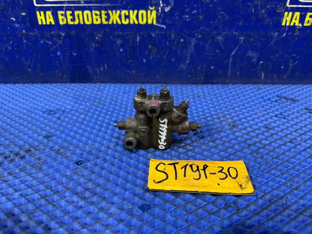 Распределитель тормозной TOYOTA CORONA 1993