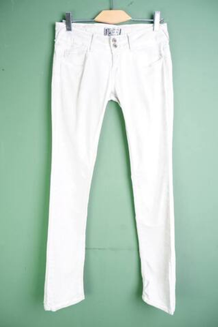 Джинсы обтягивающего кроя, маркировка 40, визуально на 46 размер