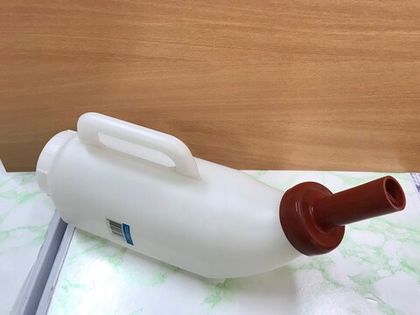 Бутылка для сухого и жидкого корма телятам 2,5 л