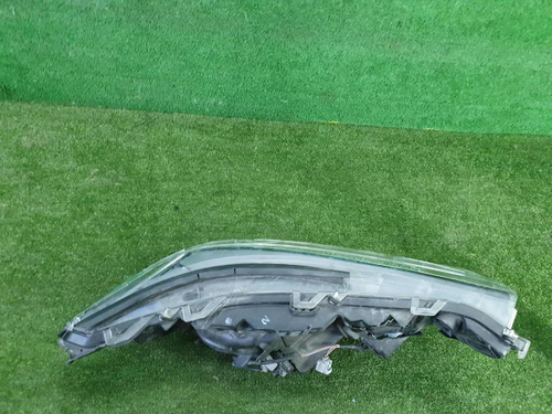 Битая Фара левая Toyota RAV4 5 XA50 (2018-н.в.) LED