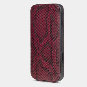 Чехол для iPhone 16 Pro Max кожаный, питон малинового цвета