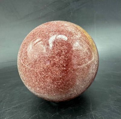 Сувенирный шар из клубничного кварца