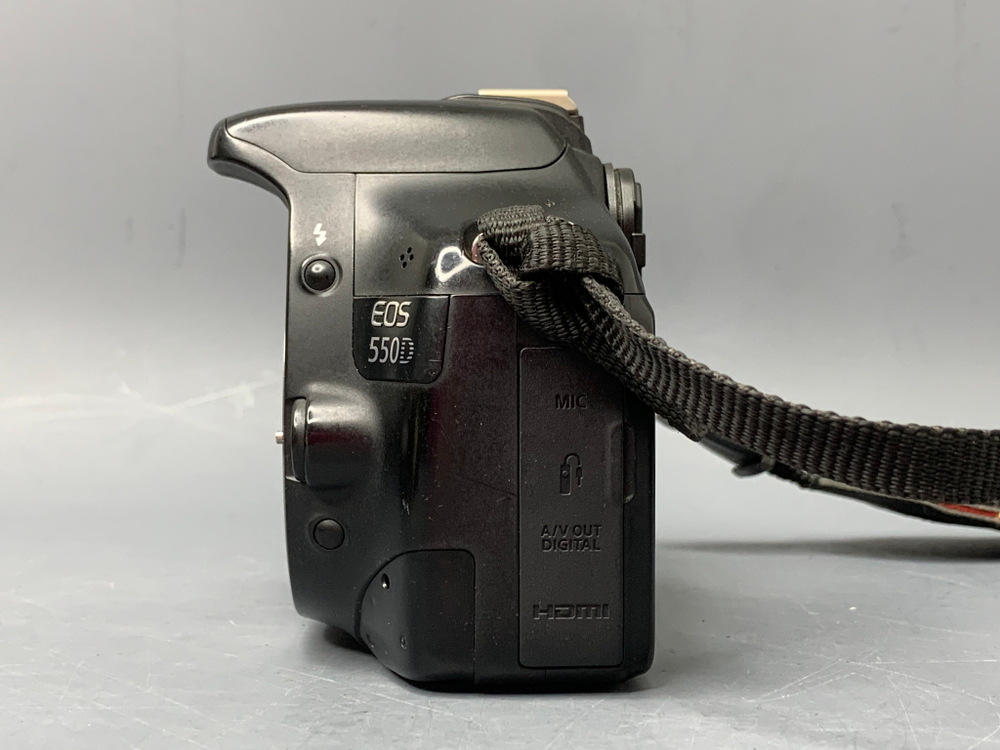 Canon 550D Kit 18-55mm 50000 кадров