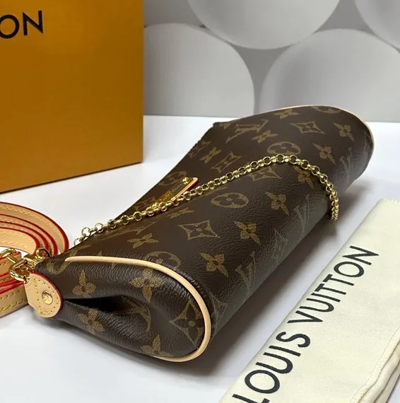 Клатч Louis Vuitton Eva, коричневый
