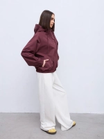 Ветровка с капюшоном