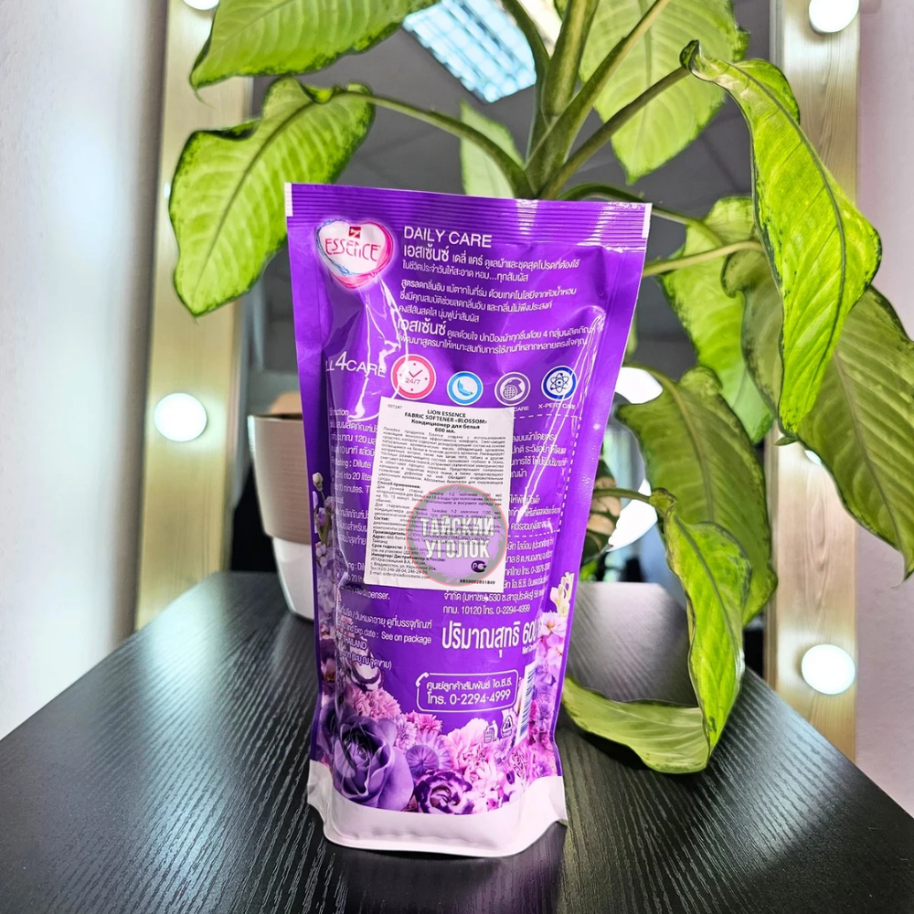 LION "Essence" Кондиционер для белья 600мл цвет (Blossom)