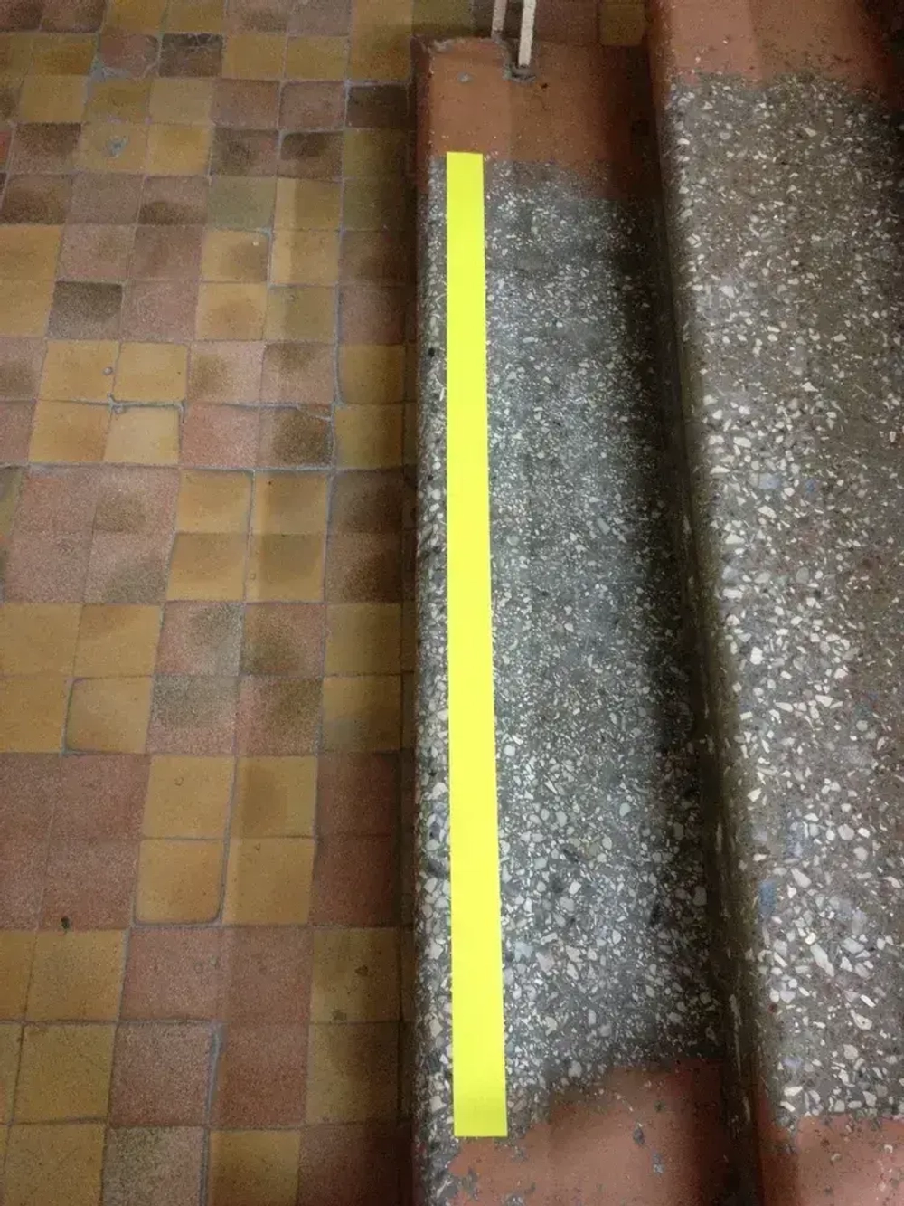 Желтая лента для маркировки и разметки 50 мм, рулон 33 м