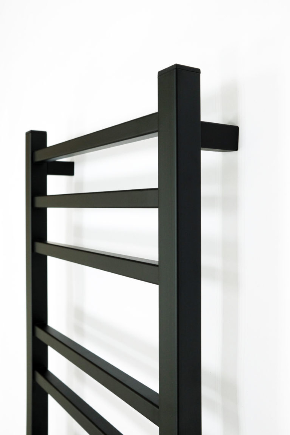 Полотенцесушитель электр. Alex GR-102 400х800 П8 black mat U