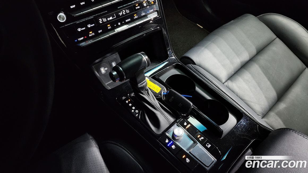 Kia K7 (Cadenza) Premier 2.5 GDI Prestige (06.2020)