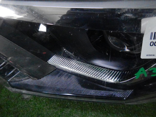 Фара левая Toyota Rav 4 CA40 (2015-2019) LED