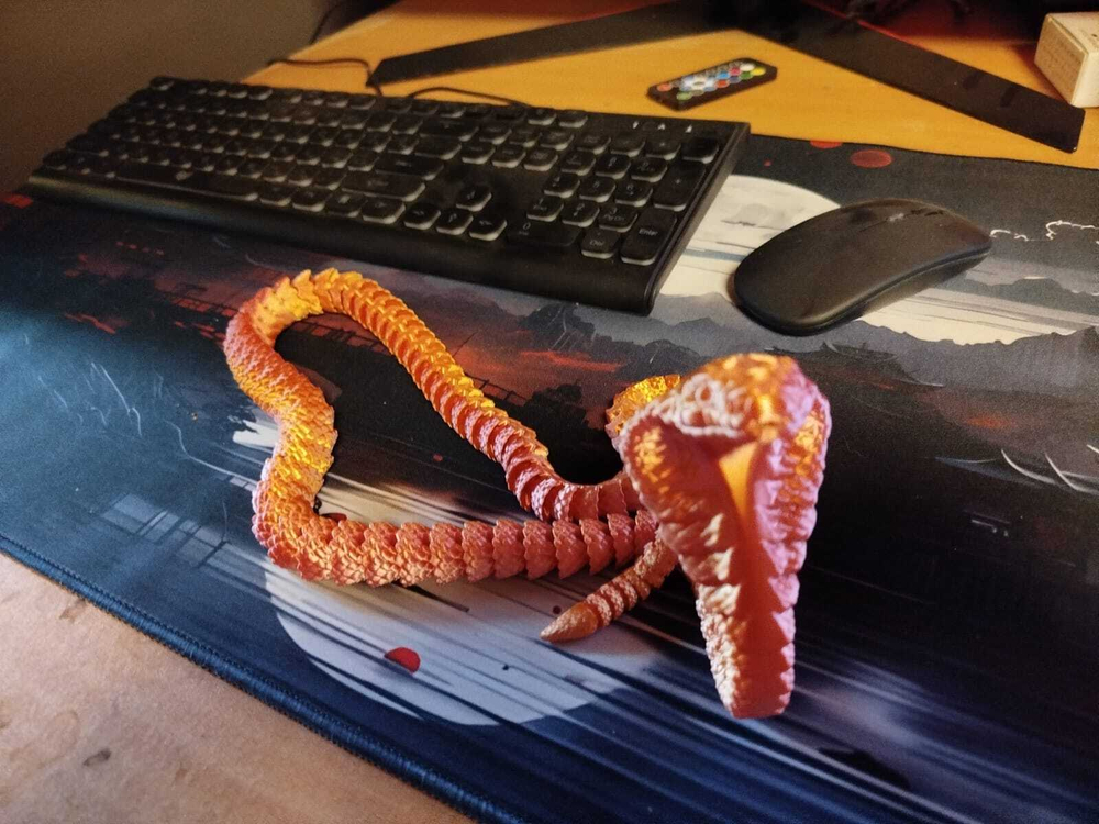 Подвижная королевская Кобра большая 90см