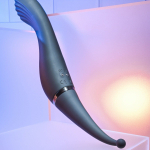 Черный двухсторонний вибростимулятор Tantalizing Teaser - 27,3 см. (Цвет: черный)