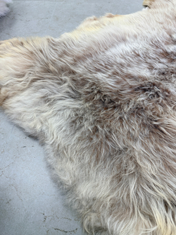 Шкура коврик меховой прикроватный овчина, 120х65 см.