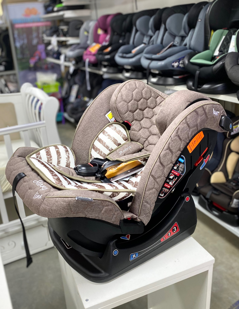 Автокресло Rant AY913 "MATRIX" Story Line (brown) группа 0+-1-2-3  (0-36 кг)