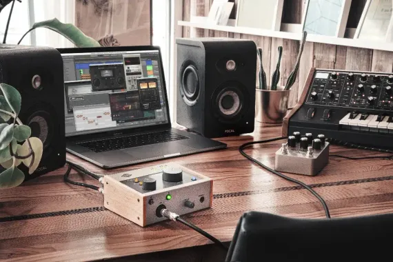 Universal Audio Volt 176