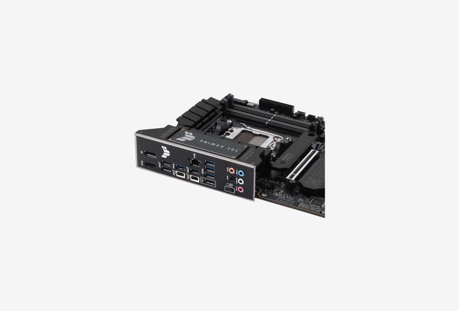 TUF GAMING X670E-PLUS_0426526100737