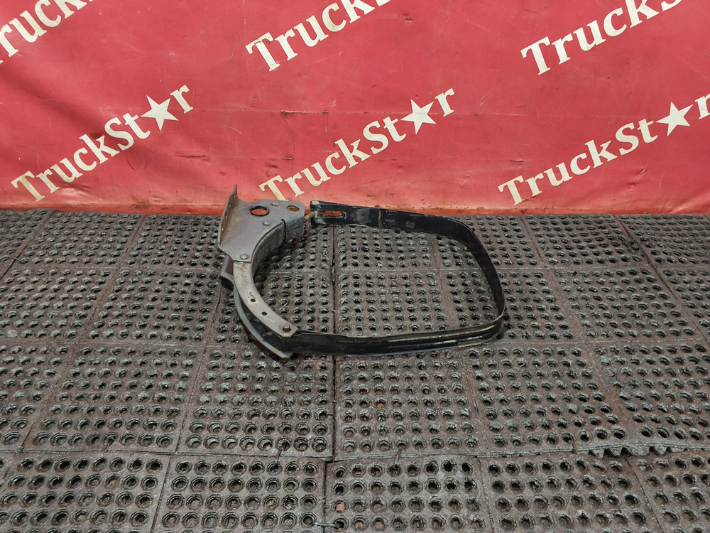 Кронштейн крепления топливного бака