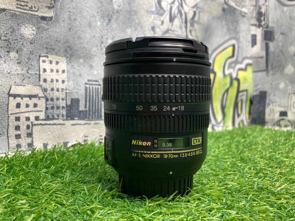 Nikon 18-70mm 3.5-4.5G ED-IF AF-S DX Zoom Nikkor