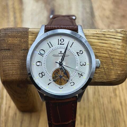 Часы Jaeger-LeCoultre