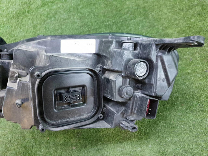 Фара правая Volvo V40 2 (2016-2019) Full LED