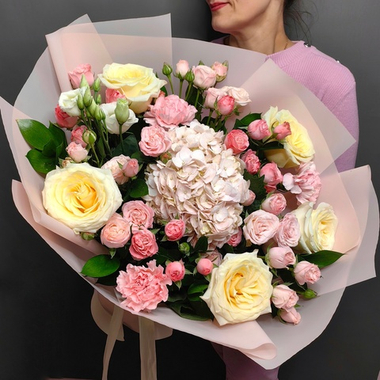 Букет в персиково-кремовой гамме