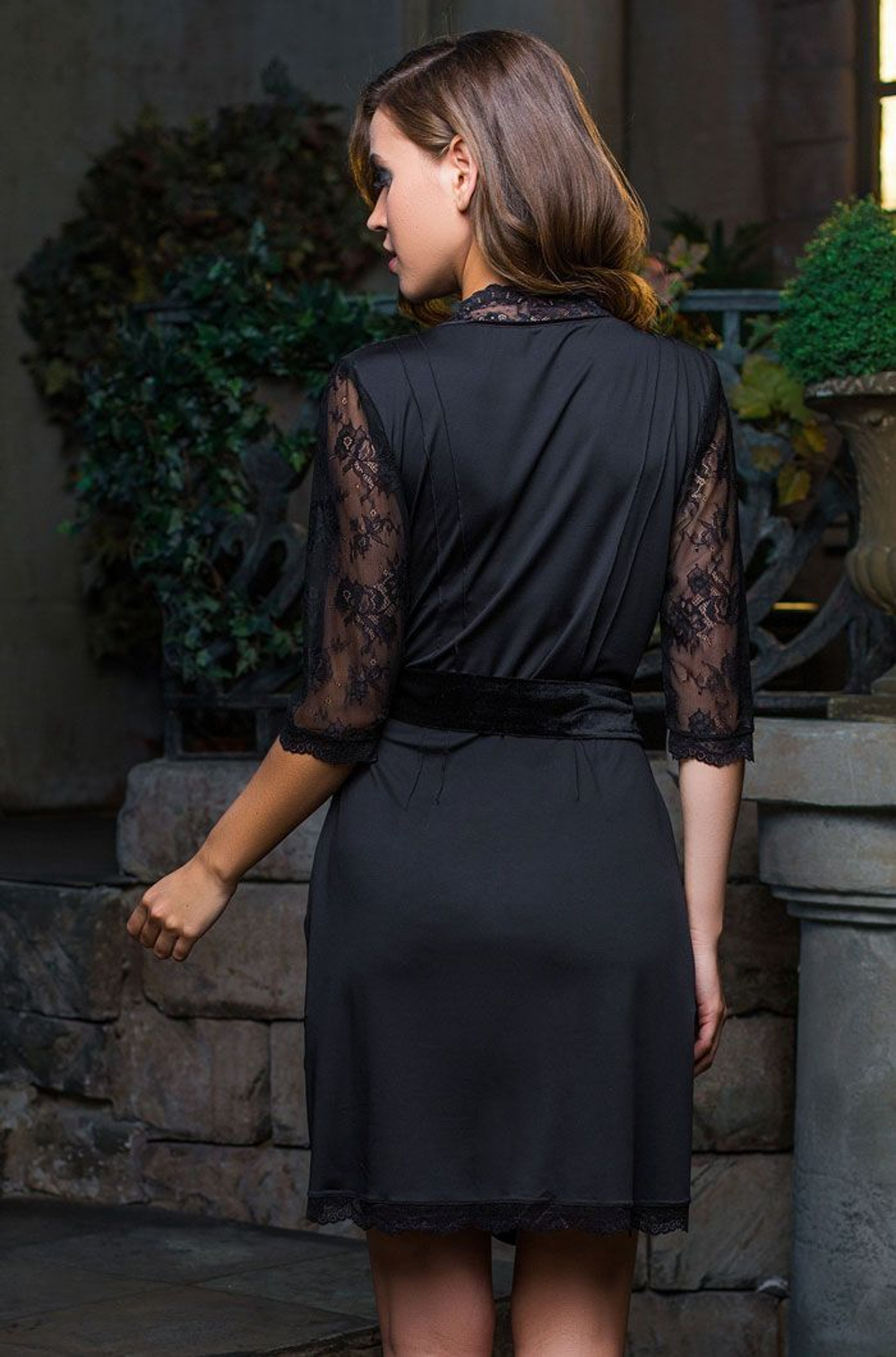 Эффектный короткий халат с кружевными рукавами (Размер: XL-XXL) (Цвет: черный)