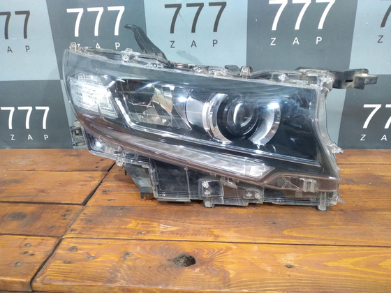Фара правая Toyota Land Cruiser Prado 150 17-24 Б/У Оригинал 8114560N20