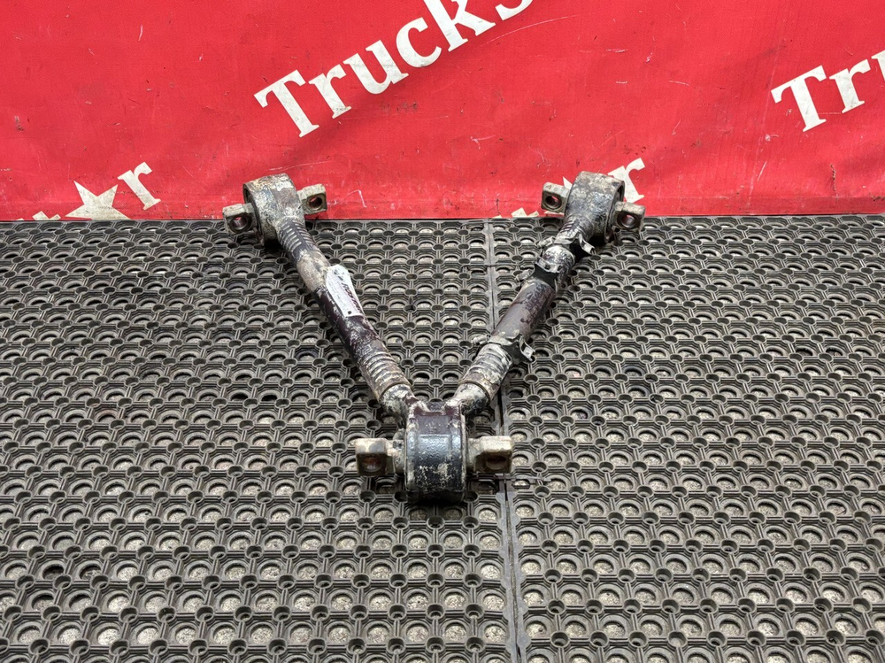 Тяга реактивная V-образная