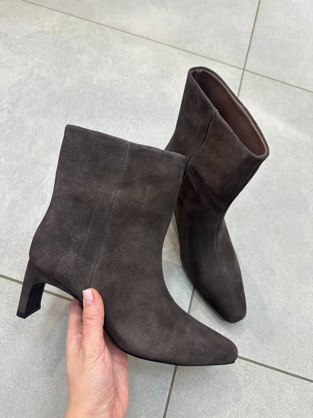 Ботильоны из натуральной замши