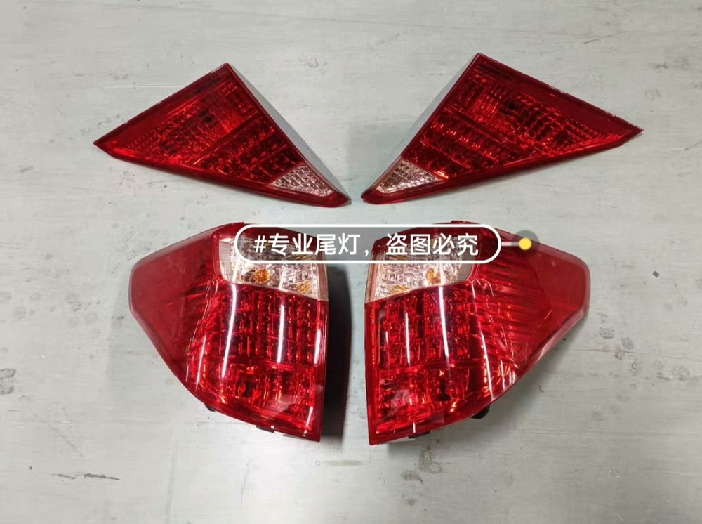 Задние фонари для Toyota Alphard 2011-2015, комплект,