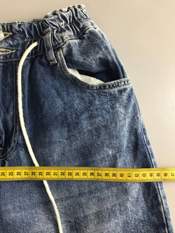 Джинсы Bershka удобные и стильные, визуально 44 размер