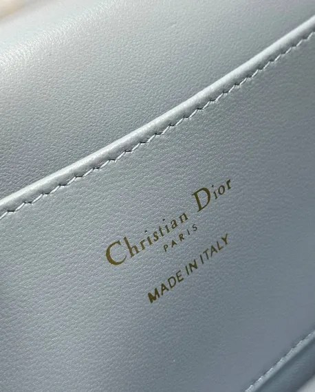 Сумка с клапаном Miss Dior голубой