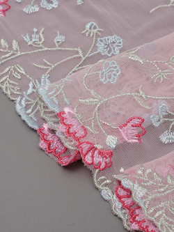 Вышивка на сетке нежно-розовая с мультиколор эластичная ширина 22,5 см