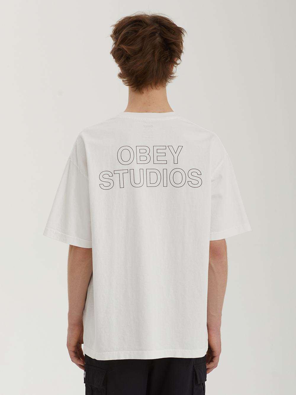 Мужская Футболка Obey Studios Outline